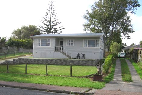 Photo of property in 9 Helleur Road, Massey, Auckland, 0614