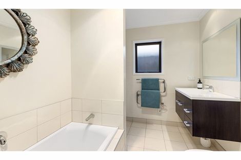 Photo of property in 12 Whitu Street, Khandallah, Wellington, 6035