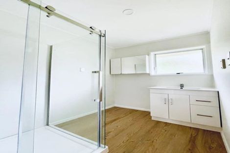 Photo of property in 2/80 Peach Road, Glenfield, Auckland, 0629