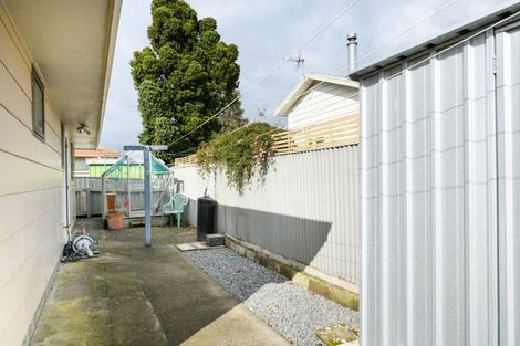 Photo of property in 1a Lowestoft Place, West End, Palmerston North, 4412