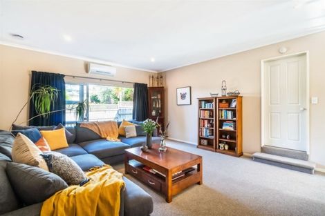 Photo of property in 48 Hogarth Rise, West Harbour, Auckland, 0618