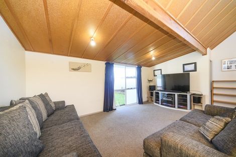 Photo of property in 3 Dampier Avenue, Awapuni, Palmerston North, 4412