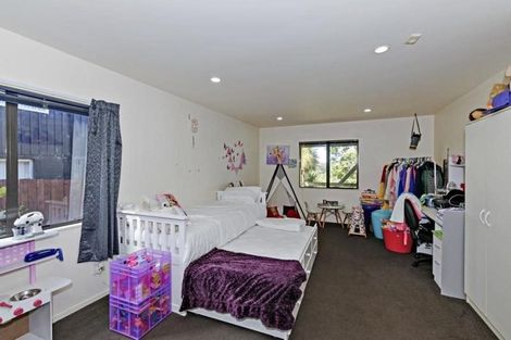 Photo of property in 24 Kitewaho Road, Swanson, Auckland, 0816