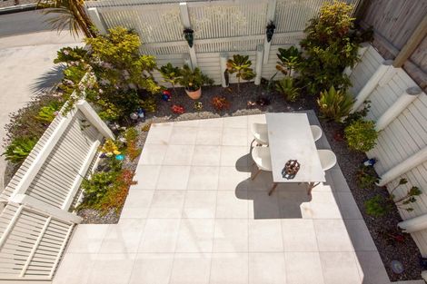 Photo of property in 11 Belize Grove, Grenada Village, Wellington, 6037