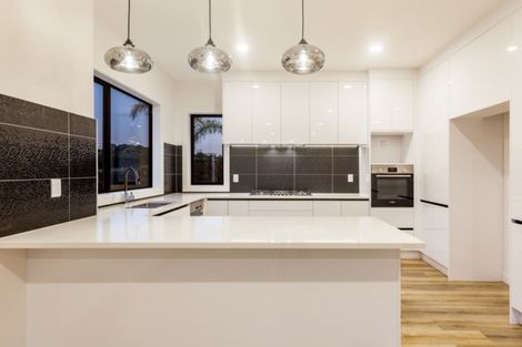 Photo of property in 4 Ahorangi Road, Silverdale, 0932