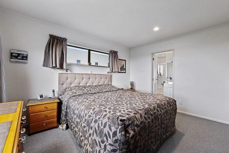 Photo of property in 11a Lemont Place, Westown, New Plymouth, 4310