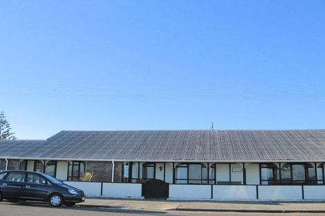 Photo of property in 62 Marine Parade, Otaki Beach, Otaki, 5512