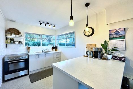 Photo of property in 2/15 Gloaming Place, Conifer Grove, Takanini, 2112