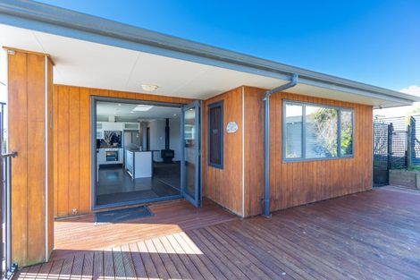 Photo of property in 15a Carthew Street, Okato, 4335