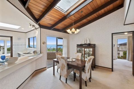 Photo of property in 31 Ridge Road, Waiake, Auckland, 0630