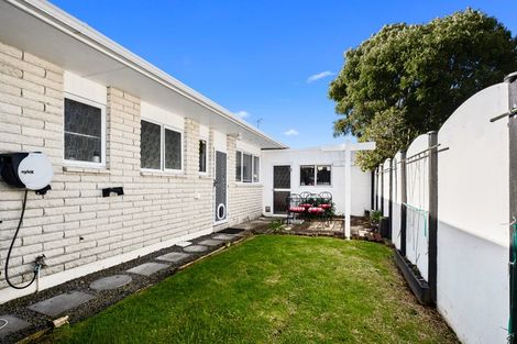 Photo of property in 2a Kauri Street, Merrilands, New Plymouth, 4312