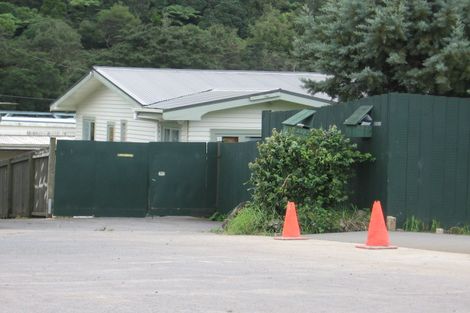 Photo of property in 2/617 Swanson Road, Swanson, Auckland, 0612