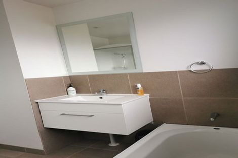 Photo of property in 28 Vandeleur Avenue, Birkdale, Auckland, 0626