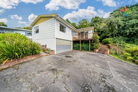 Photo of property in 11 Mokopuna Grove, Stokes Valley, Lower Hutt, 5019