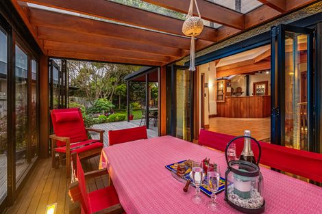 Photo of property in 18 Durham Crescent, Palmerston North, 4414