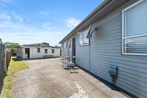 Photo of property in 30 Staverton Crescent, Mangere, Auckland, 2022