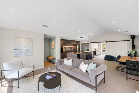Photo of property in 19 Obelisk Street, Wanaka, 9305