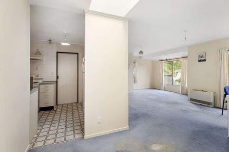 Photo of property in 5a Parsons Glen, Karori, Wellington, 6012