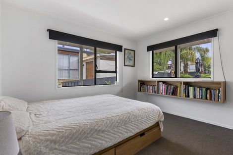 Photo of property in 50 Lagoon Way, West Harbour, Auckland, 0618