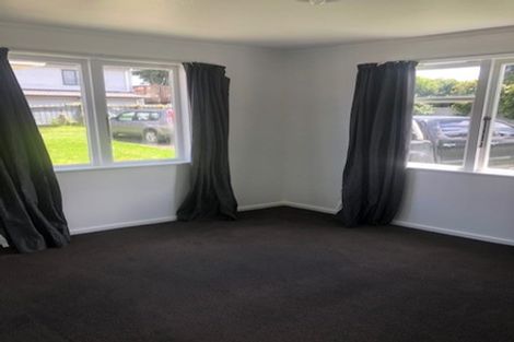 Photo of property in 9 Kotuku Street, Te Atatu Peninsula, Auckland, 0610