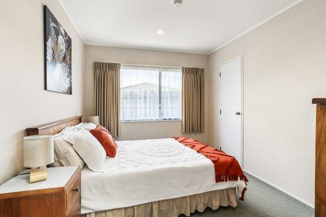 Photo of property in 1/6 Marbeth Court, Botany Downs, Auckland, 2010