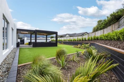 Photo of property in 19 Mervyn Kemp Drive, Tawa, Wellington, 5028