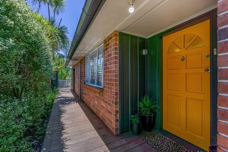 Photo of property in 1/16 Waratah Street, Birkenhead, Auckland, 0626