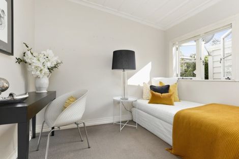 Photo of property in 7 Rodney Road, Northcote Point, Auckland, 0627