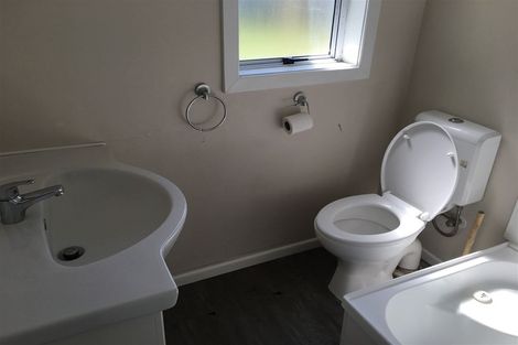 Photo of property in 184 Cornfoot Street, Castlecliff, Whanganui, 4501