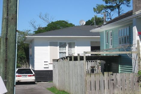 Photo of property in 1/13 Kuaka Place, New Lynn, Auckland, 0600
