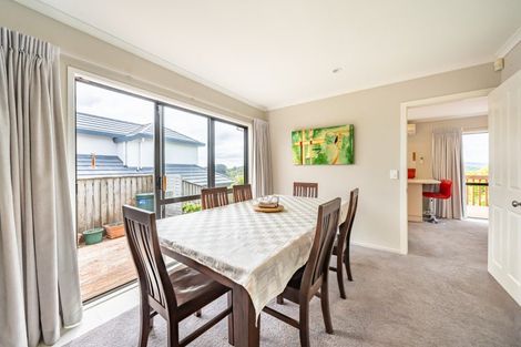 Photo of property in 25 Landsdowne Terrace, Karori, Wellington, 6012