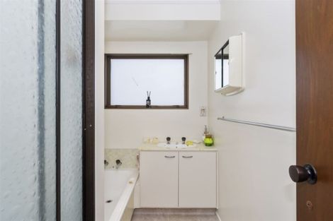 Photo of property in 1/37 Golf Road, Mount Maunganui, 3116