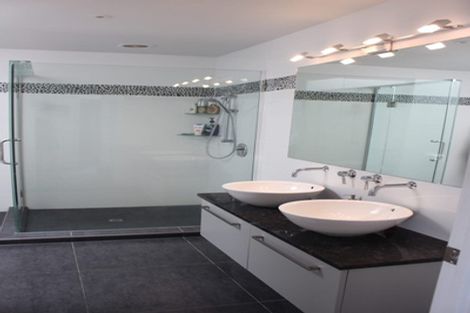 Photo of property in 2/12 Belle Vue Avenue, Northcote Point, Auckland, 0627