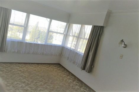 Photo of property in 2/1 Edgeworth Road, Glenfield, Auckland, 0629