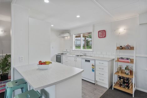 Photo of property in 36 Gray Avenue, Paraparaumu Beach, Paraparaumu, 5032