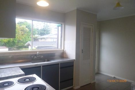 Photo of property in 2/1b Divich Avenue, Te Atatu South, Auckland, 0610