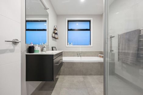 Photo of property in 2 Helen June Avenue, Flagstaff, Hamilton, 3210