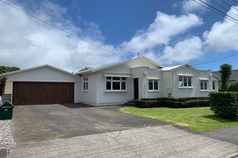 Photo of property in 58 Govett Avenue, Frankleigh Park, New Plymouth, 4310