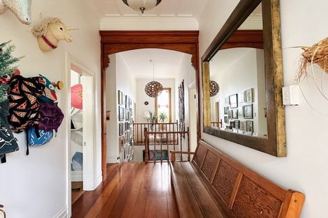 Photo of property in 9 May Avenue, Hospital Hill, Napier, 4110