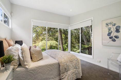 Photo of property in 18 Kereru Grove, Greenhithe, Auckland, 0632