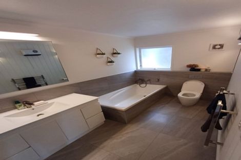 Photo of property in 14a Parklands Drive, Karori, Wellington, 6012