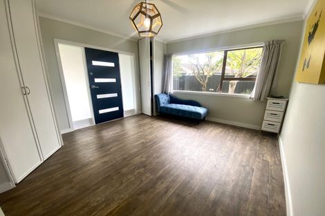 Photo of property in 7 Sealand Place, Mangere Bridge, Auckland, 2022