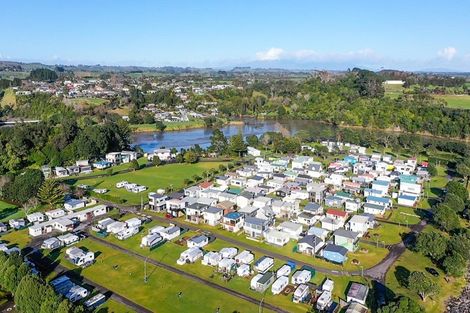 Photo of property in 90 Seventh Avenue, Urenui, 4377