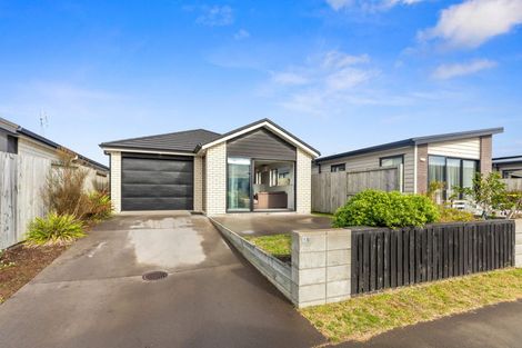 Photo of property in 10 Pense Place, Papamoa, 3118