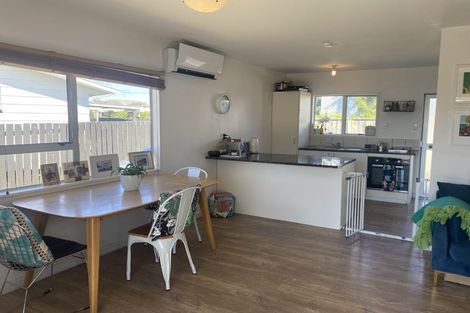 Photo of property in 81 Jellicoe Street, Martinborough, 5711