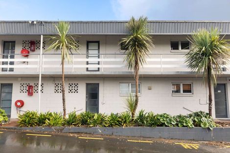 Photo of property in 10/32 Blockhouse Bay Road, Avondale, Auckland, 1026