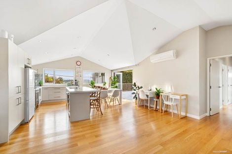 Photo of property in 2/293 Albany Highway, Rosedale, Auckland, 0632