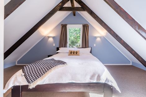 Photo of property in 138 Laingholm Drive, Laingholm, Auckland, 0604