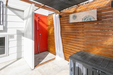 Photo of property in 102 Awarua Place, Whangamata, 3620