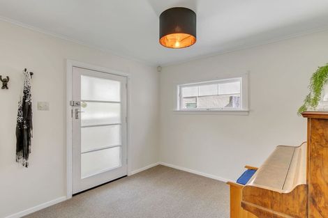 Photo of property in 9 Chester Road, Tawa, Wellington, 5028
